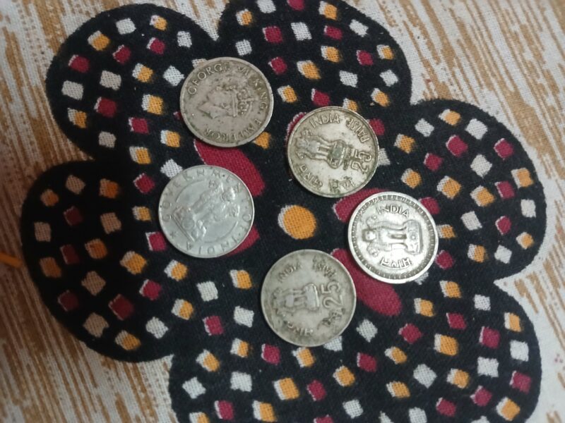 25 paise ka coin hai